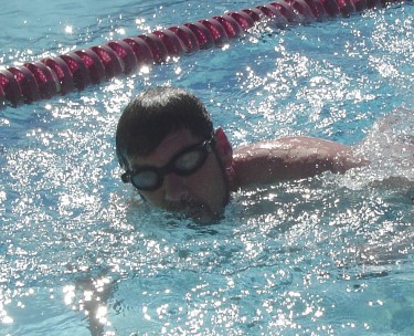 Robert swims to the finish at the 2006 MVTC triathlon